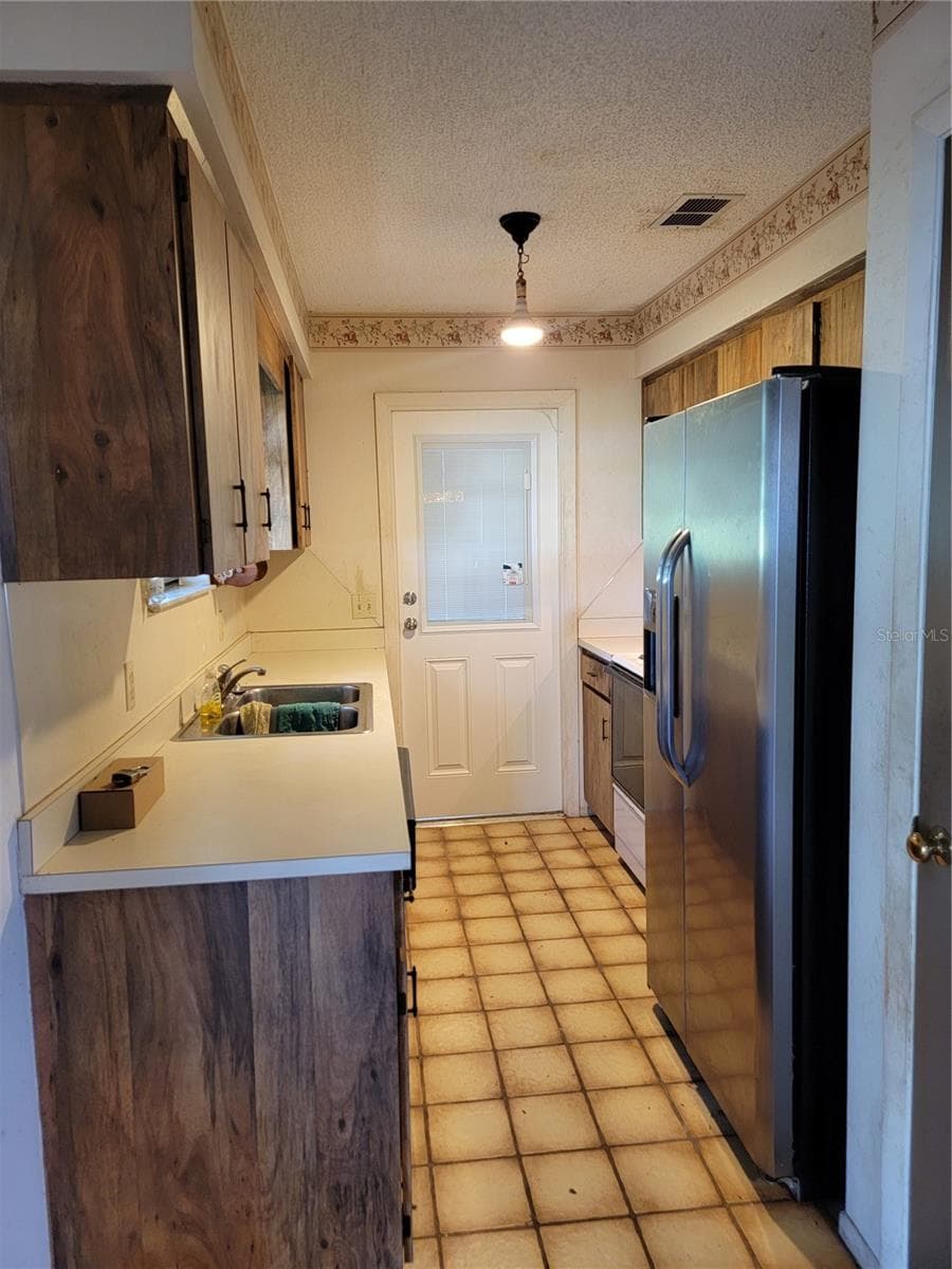 2240 GABARONE BOULEVARD — photo 8 of 17