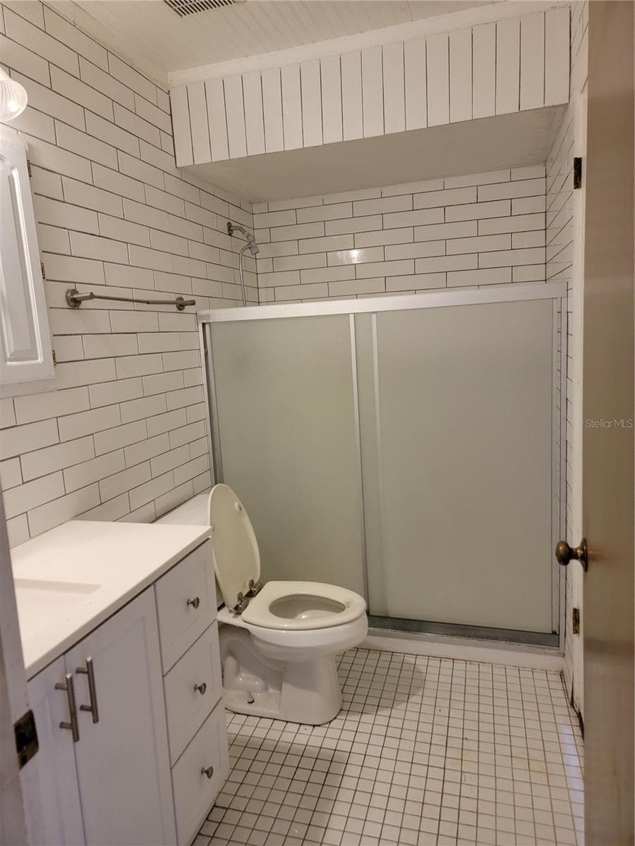 2240 GABARONE BOULEVARD — photo 12 of 17