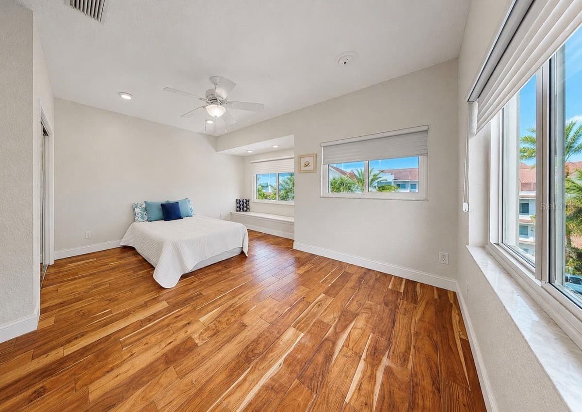 4639 MIRABELLA COURT — photo 11 of 26