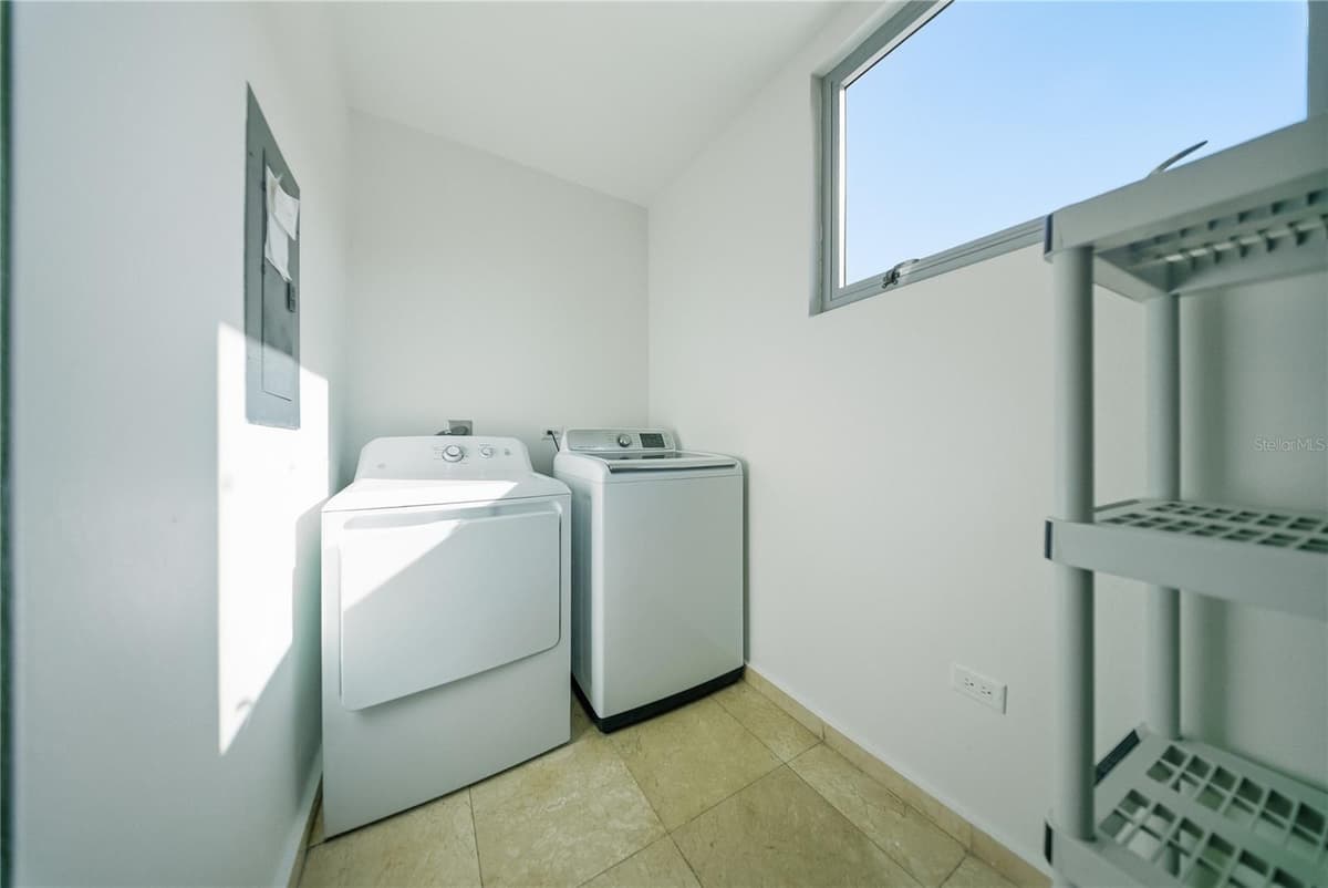 59 LIRIO — photo 20 of 23
