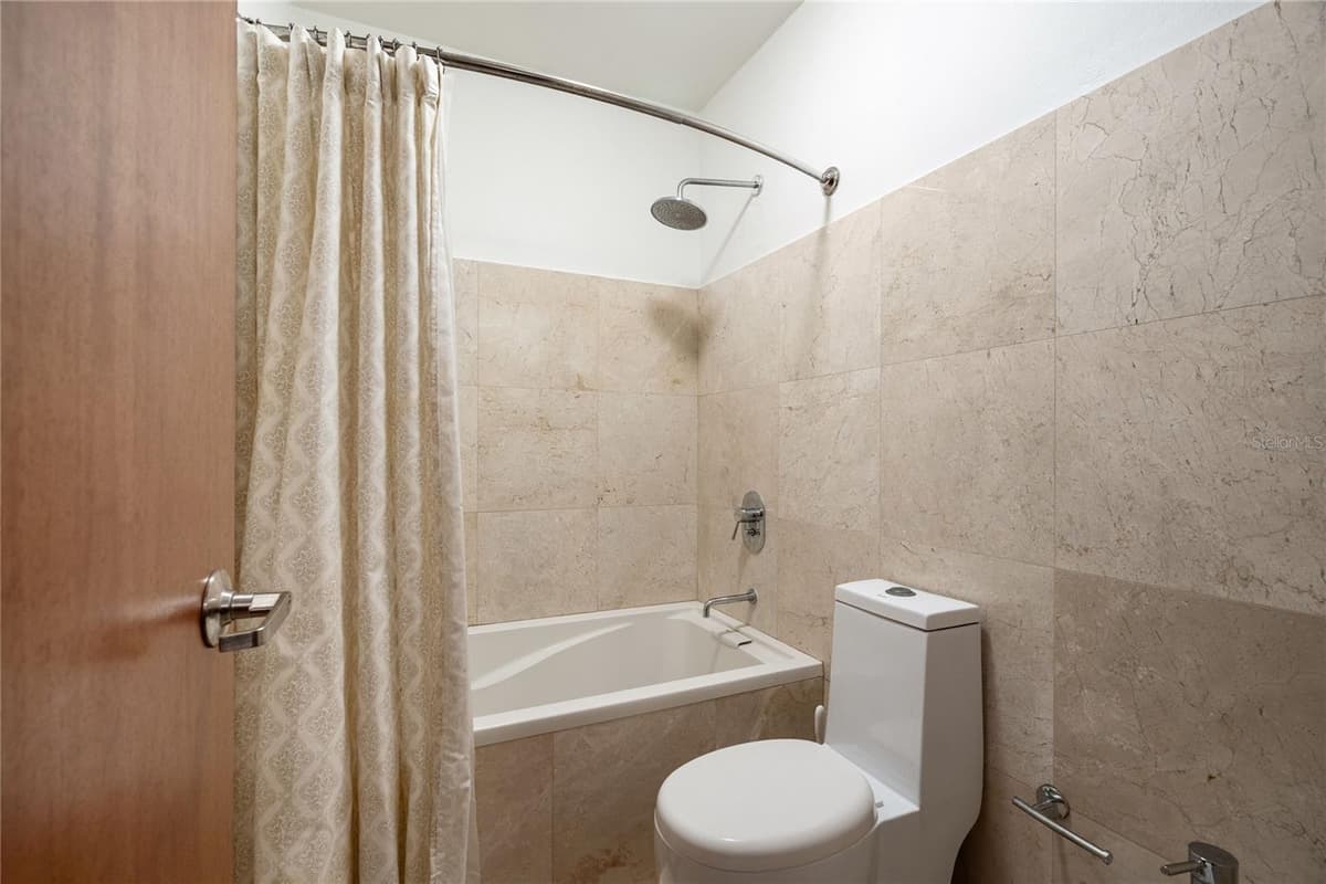 59 LIRIO — photo 19 of 23