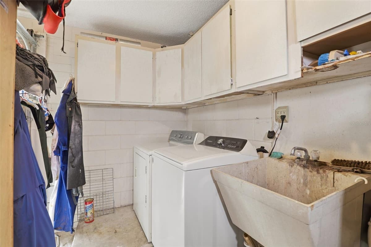 207 ATHERSTONE COURT — photo 37 of 60