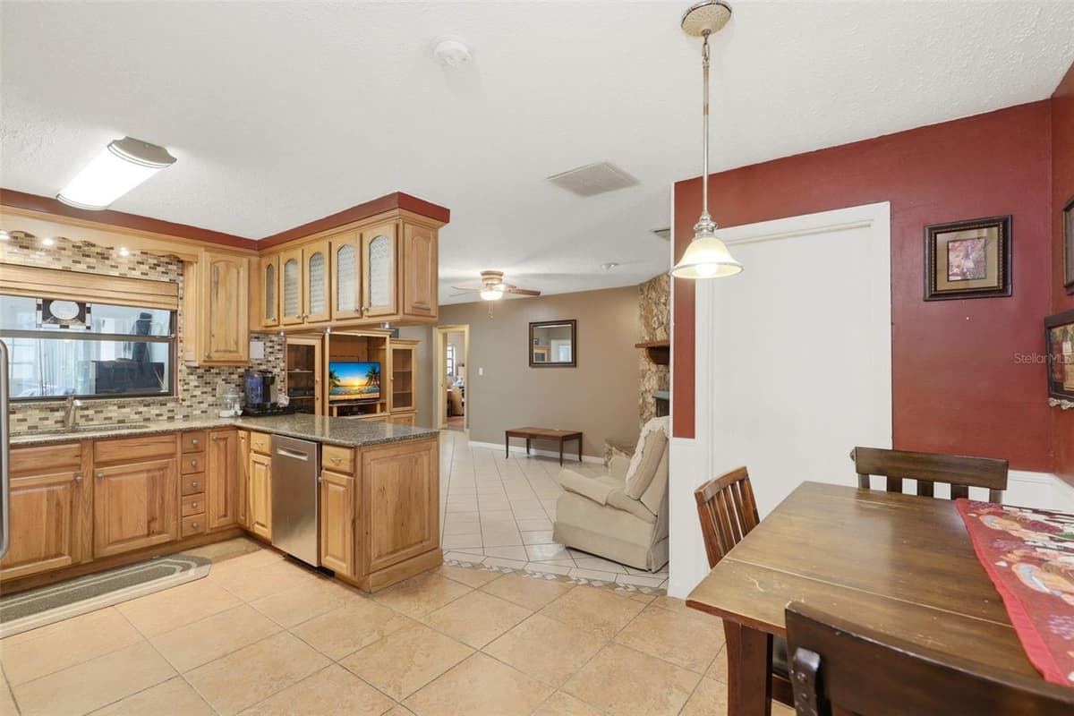 207 ATHERSTONE COURT — photo 14 of 60