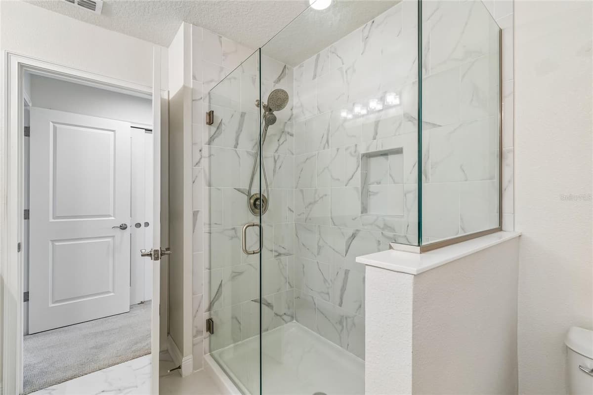 2410 ARCH AVENUE — photo 13 of 36