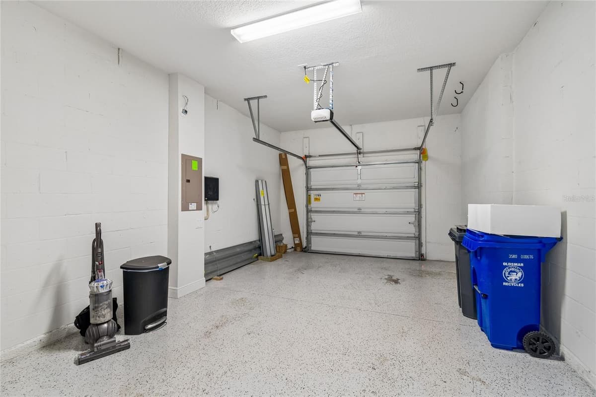 2410 ARCH AVENUE — photo 19 of 36