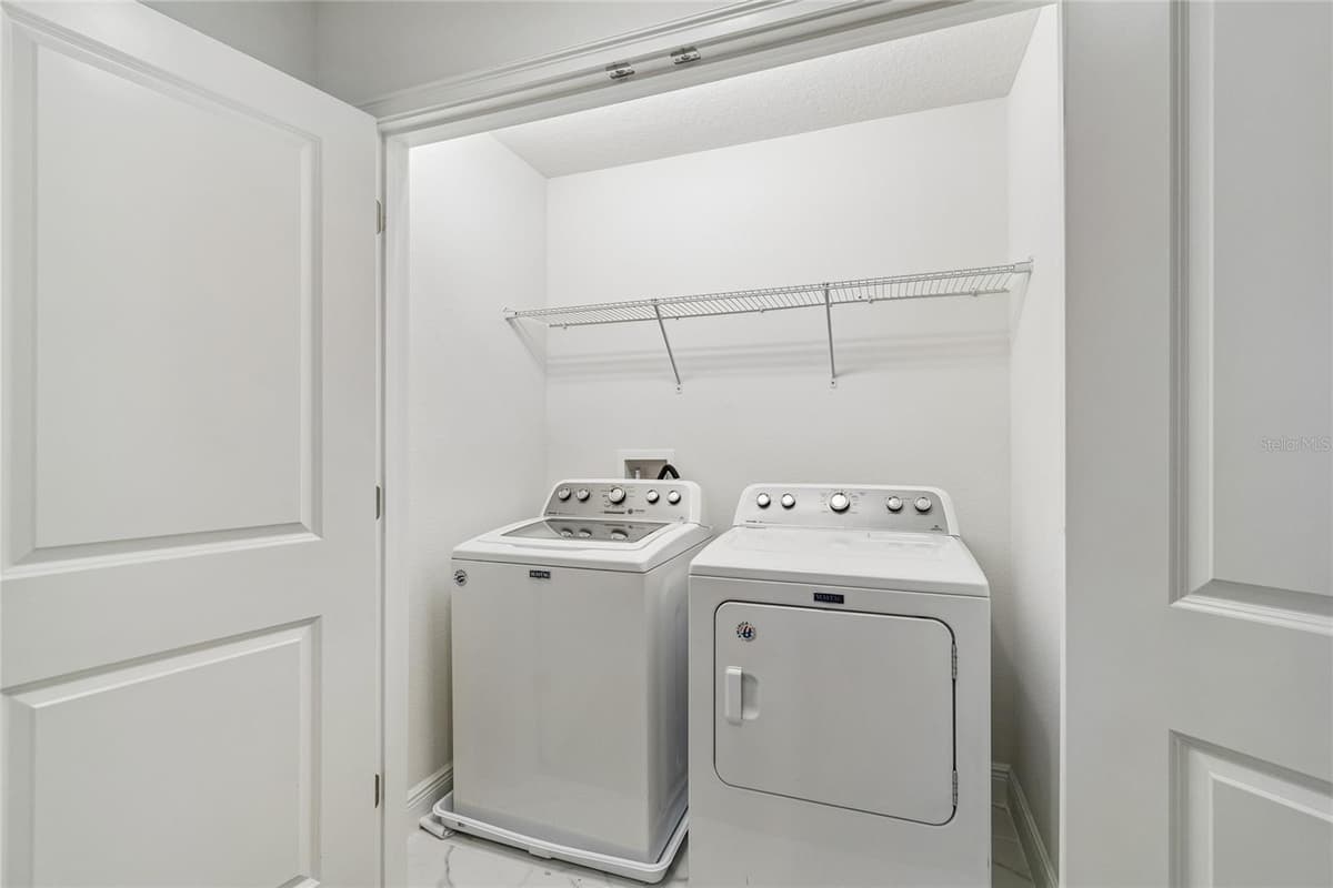 2410 ARCH AVENUE — photo 16 of 36