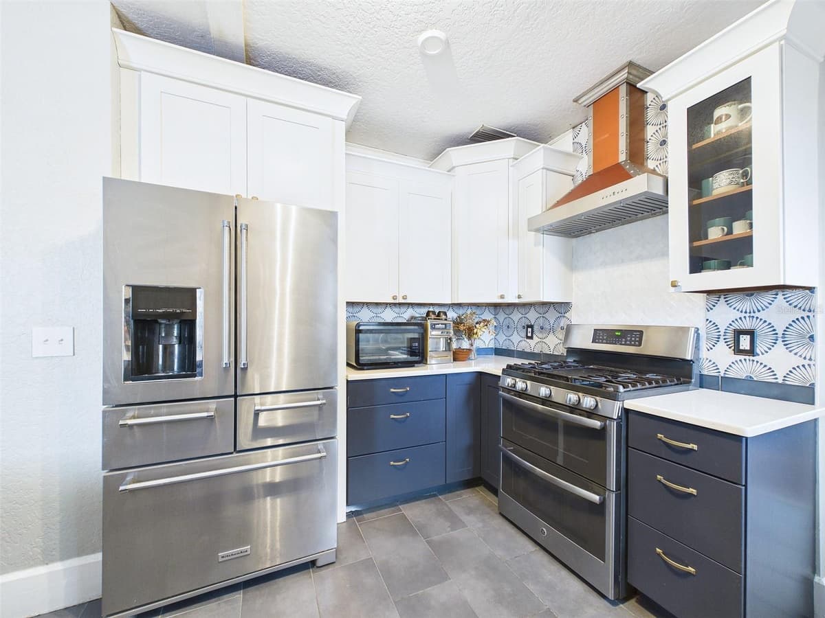 616 15TH STREET — photo 10 of 28
