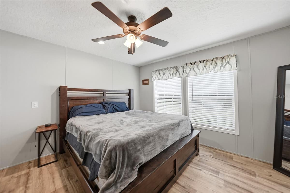 11587 FOSTER AVENUE — photo 41 of 52