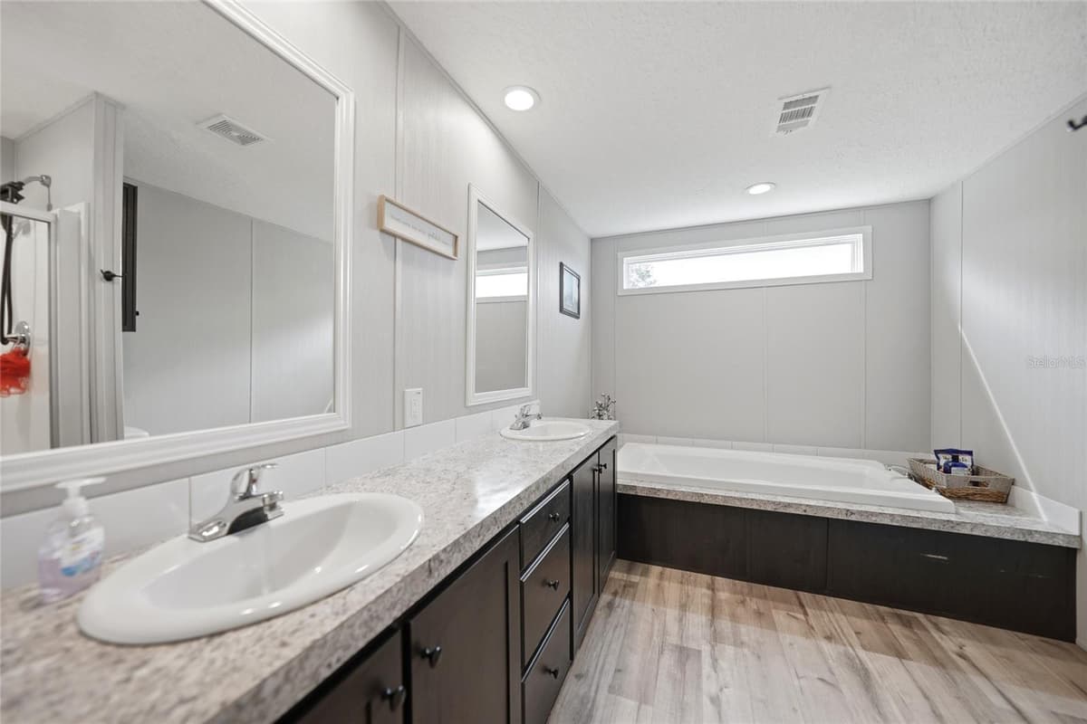 11587 FOSTER AVENUE — photo 43 of 52
