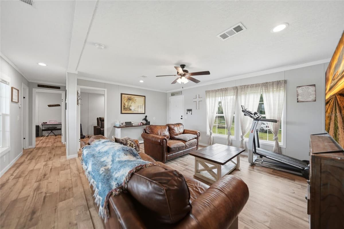 11587 FOSTER AVENUE — photo 9 of 52