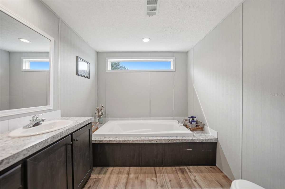 11587 FOSTER AVENUE — photo 44 of 52