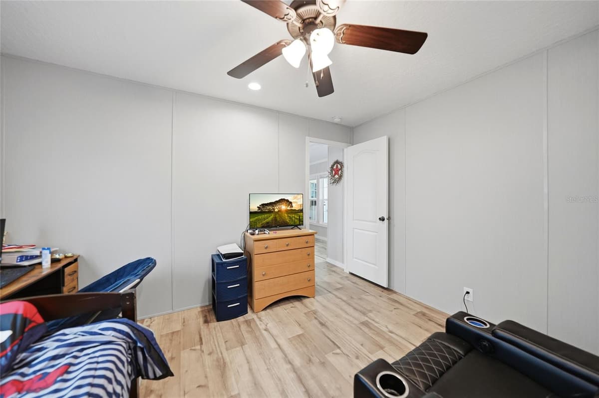 11587 FOSTER AVENUE — photo 2 of 52