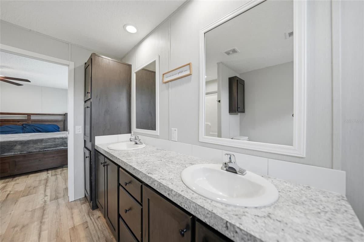 11587 FOSTER AVENUE — photo 45 of 52