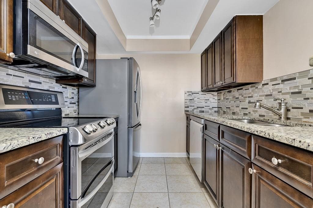 223 DOLPHIN POINT — photo 3 of 17
