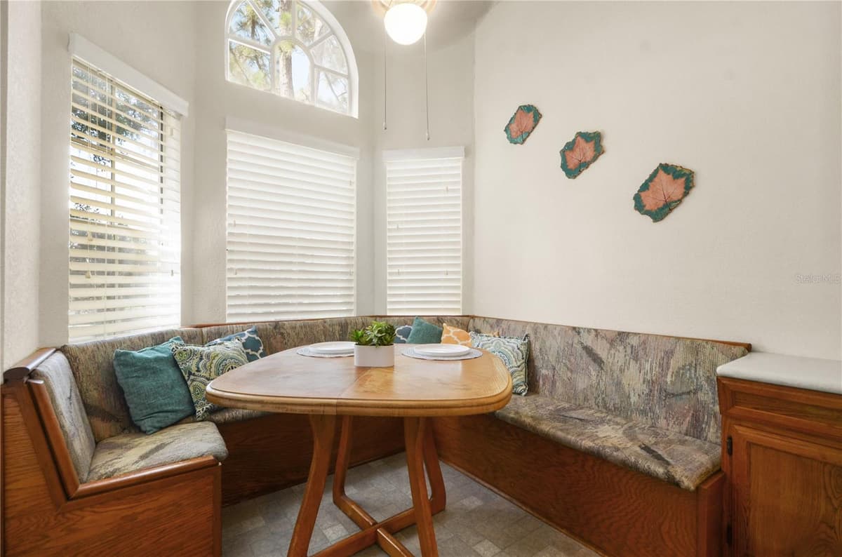 955 NORTHERN DANCER WAY — photo 8 of 30