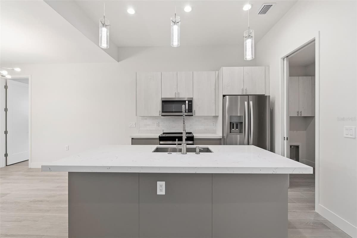 14319 ALLENSWORTH AVENUE — photo 19 of 60