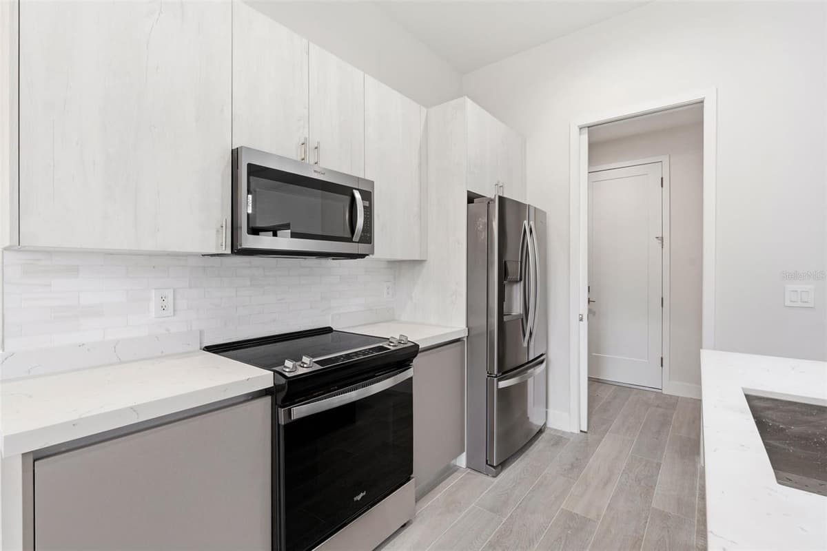 14319 ALLENSWORTH AVENUE — photo 23 of 60