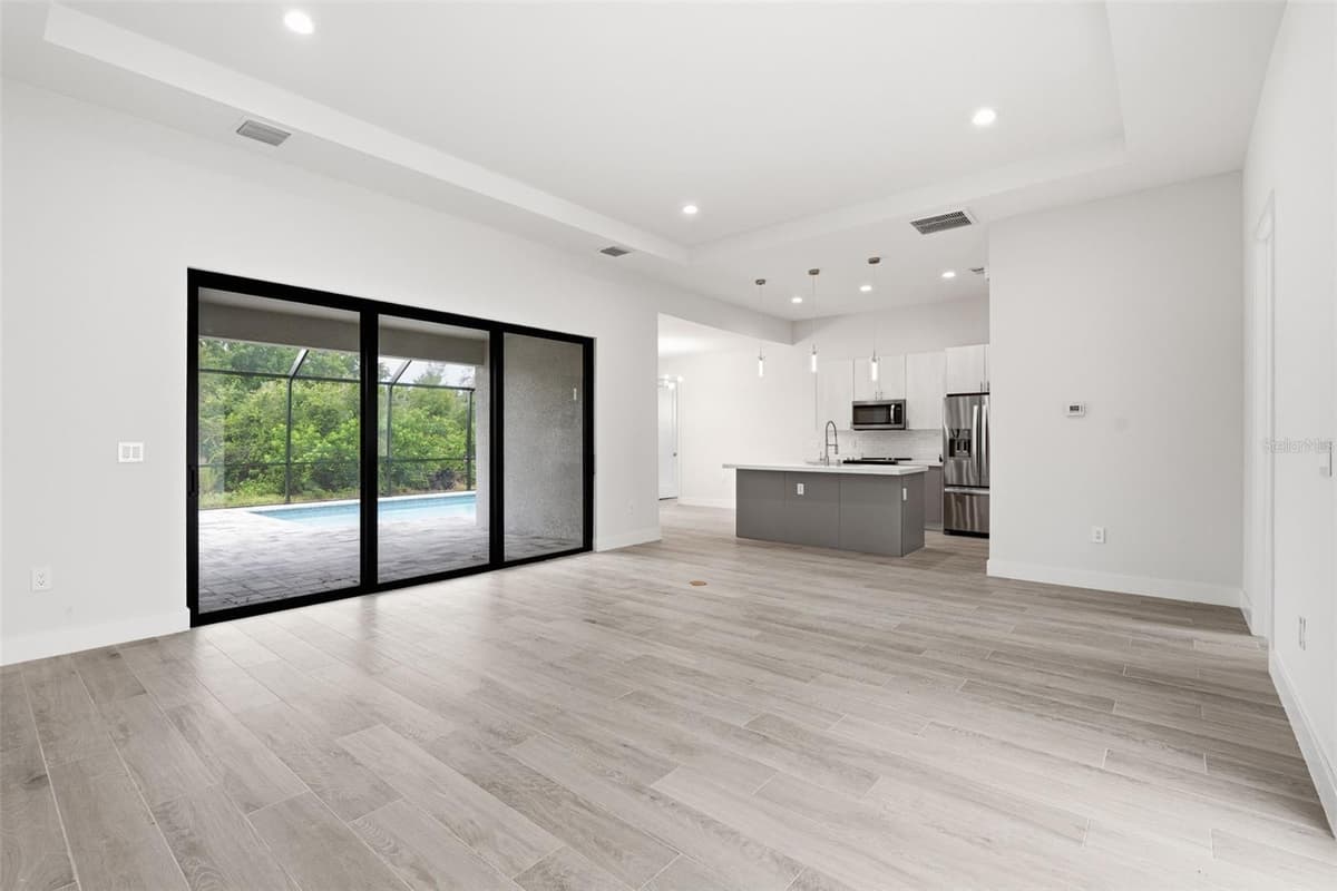 14319 ALLENSWORTH AVENUE — photo 17 of 60