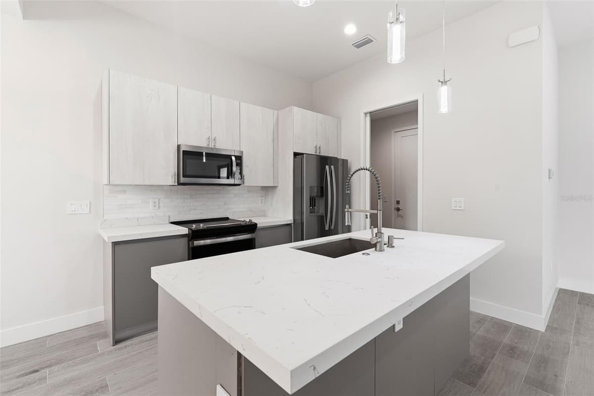 14319 ALLENSWORTH AVENUE — photo 20 of 60