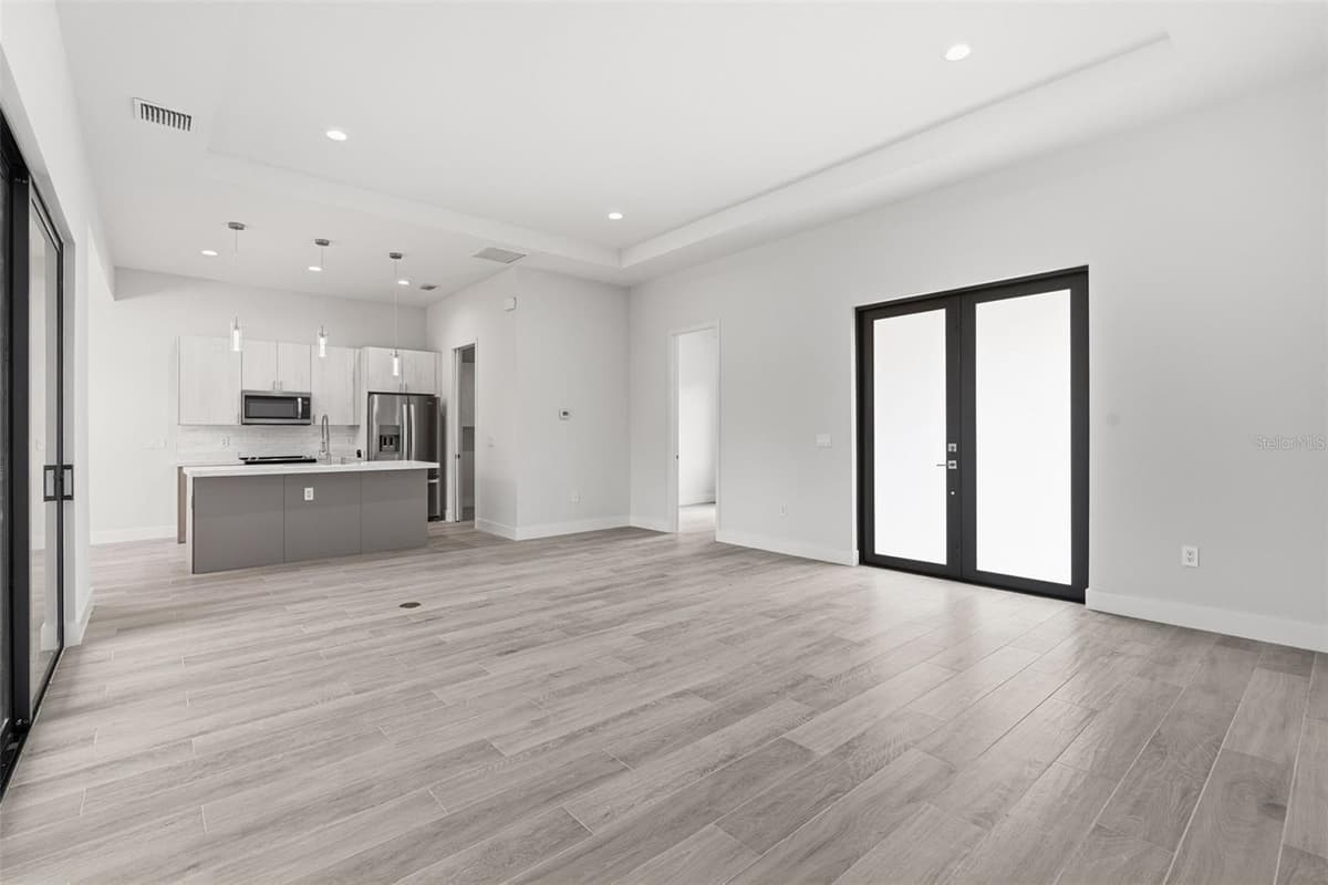 14319 ALLENSWORTH AVENUE — photo 15 of 60