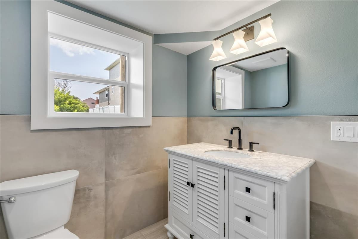 830 EEL AVENUE — photo 19 of 72
