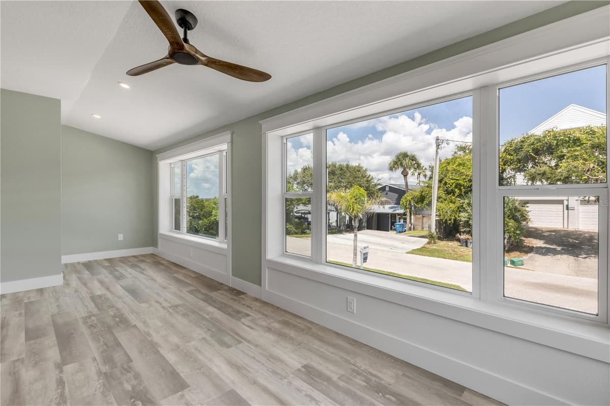 830 EEL AVENUE — photo 24 of 72
