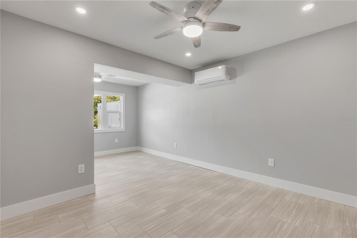 830 EEL AVENUE — photo 17 of 72