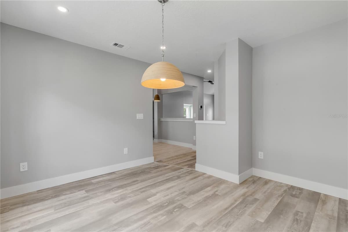830 EEL AVENUE — photo 31 of 72