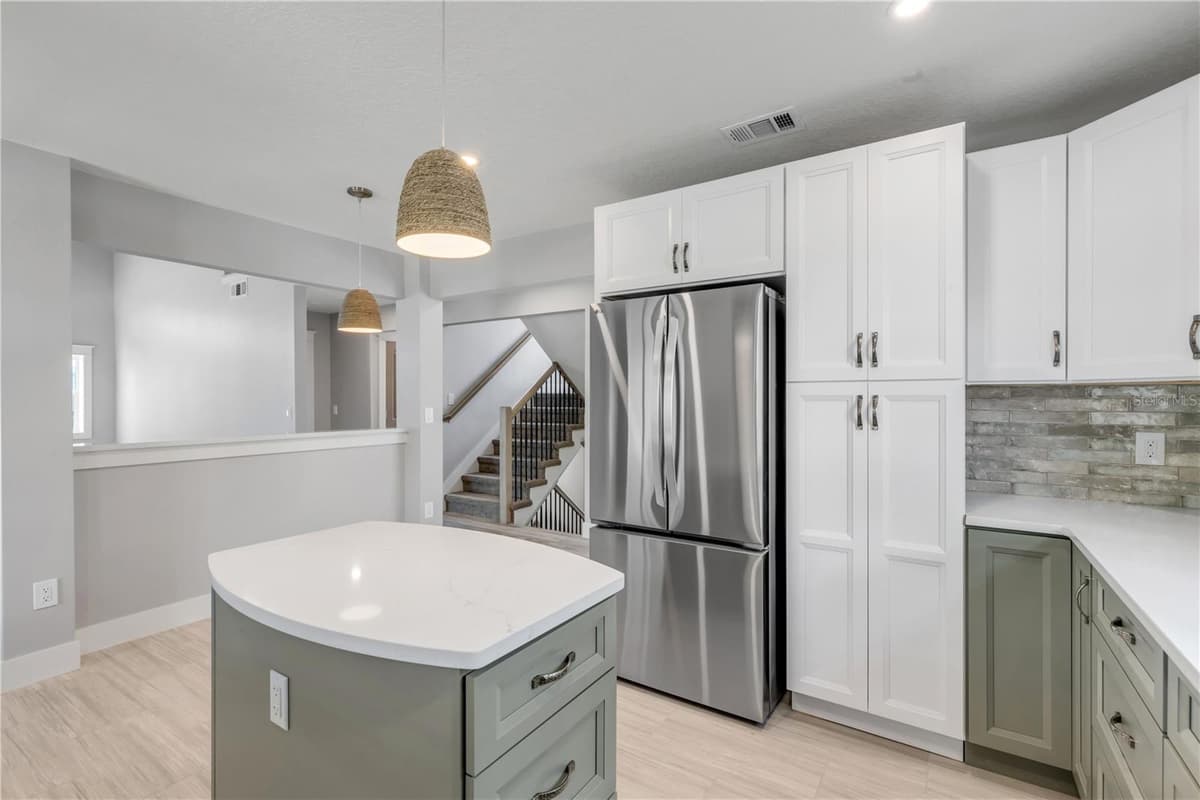 830 EEL AVENUE — photo 37 of 72