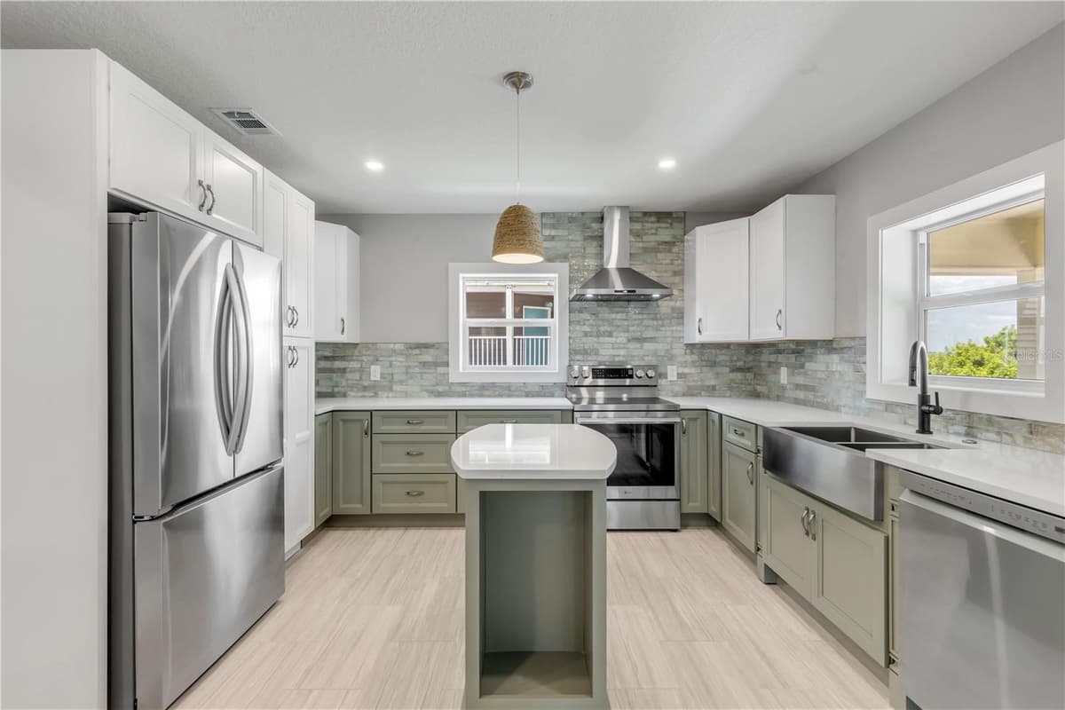 830 EEL AVENUE — photo 39 of 72