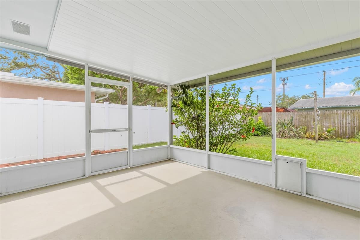 965 SANTA MONICA DRIVE — photo 21 of 39