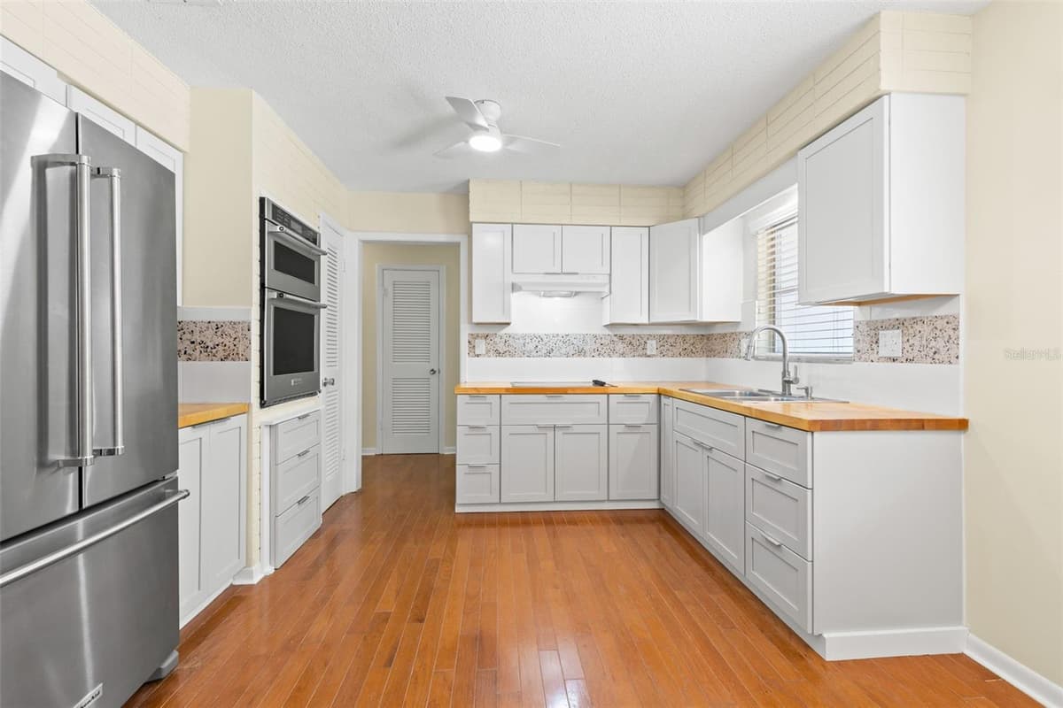965 SANTA MONICA DRIVE — photo 12 of 39