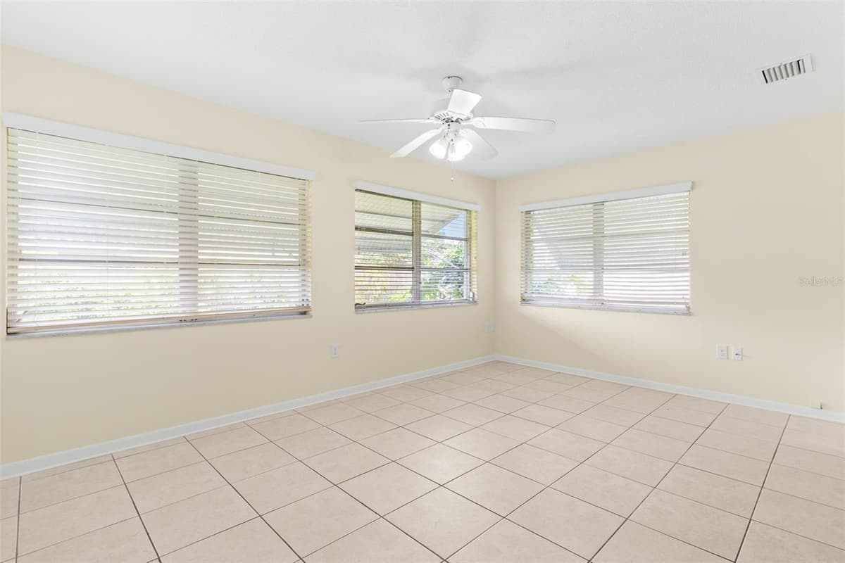 965 SANTA MONICA DRIVE — photo 18 of 39