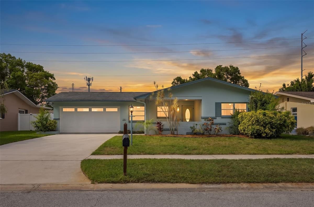 965 SANTA MONICA DRIVE — photo 1 of 39