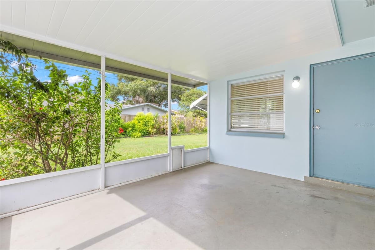 965 SANTA MONICA DRIVE — photo 20 of 39
