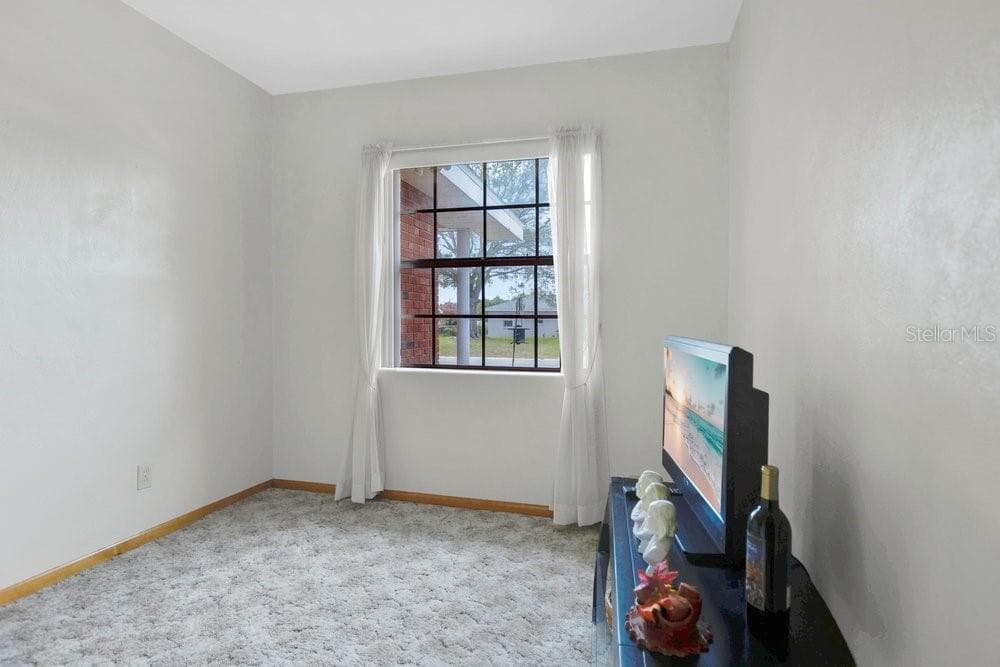132 ANARECE AVENUE — photo 18 of 27