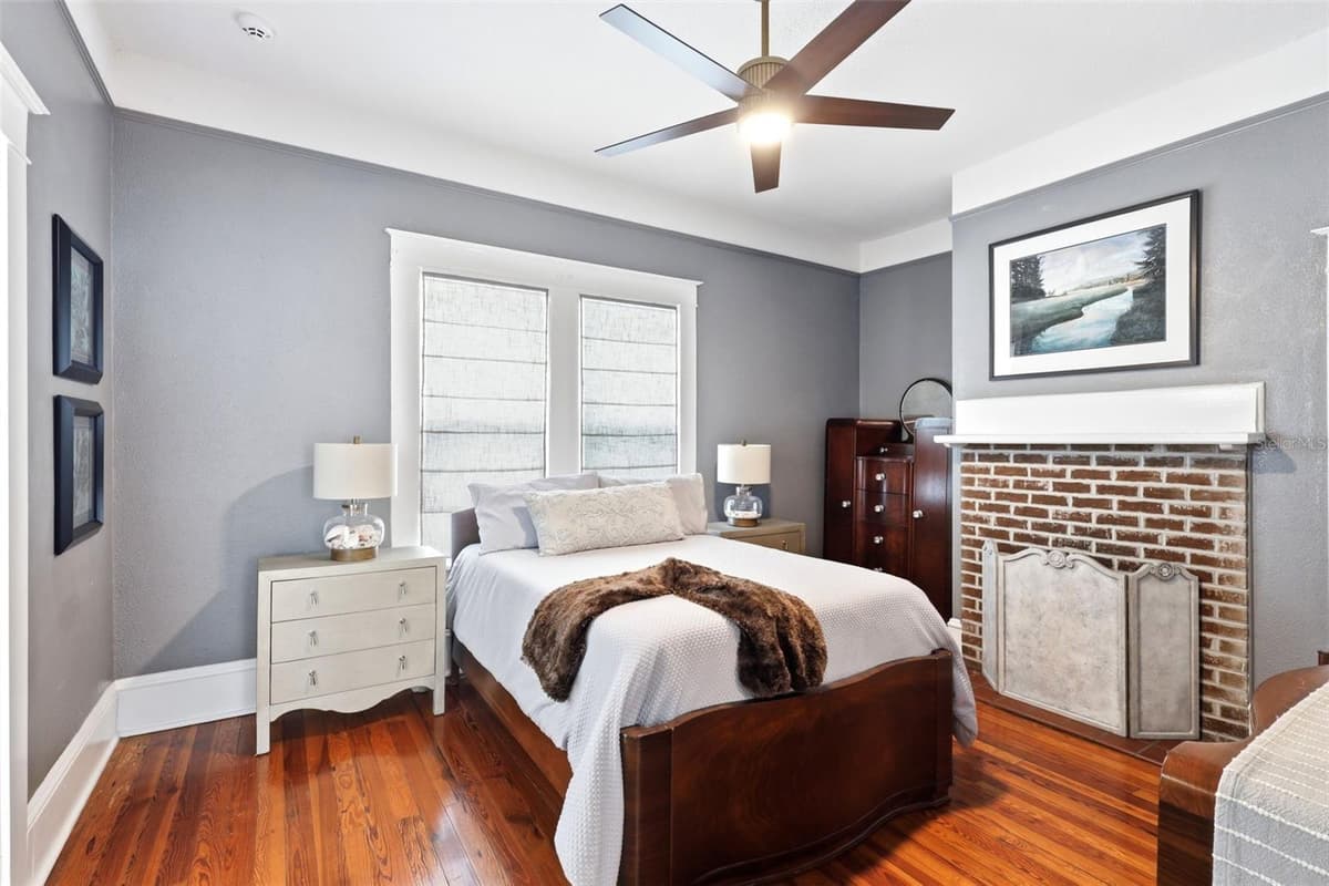 47 DAVIS AVENUE — photo 16 of 37