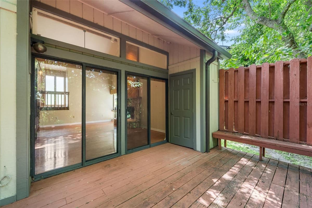 1653 19TH CIRCLE — photo 17 of 26