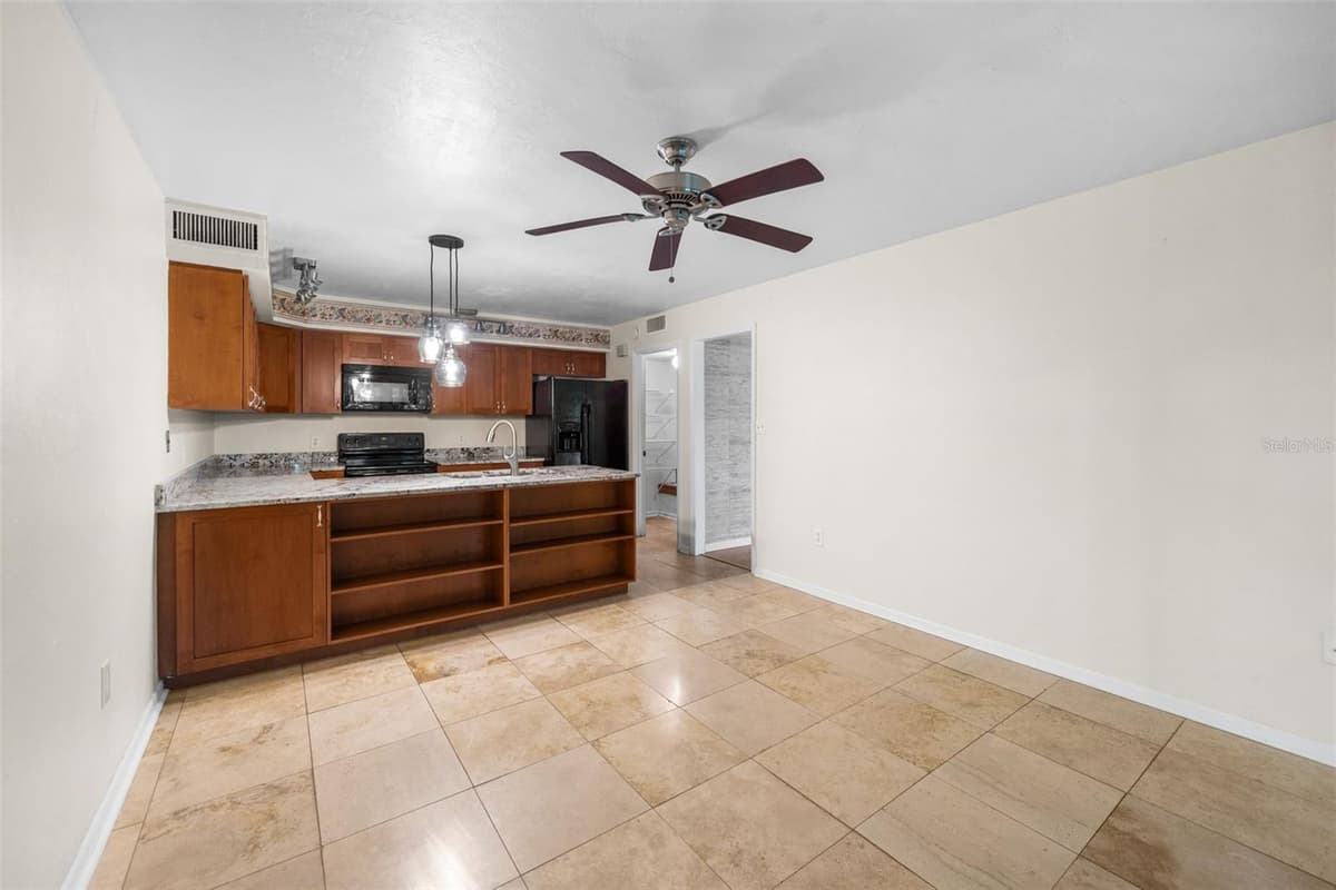 1653 19TH CIRCLE — photo 6 of 26