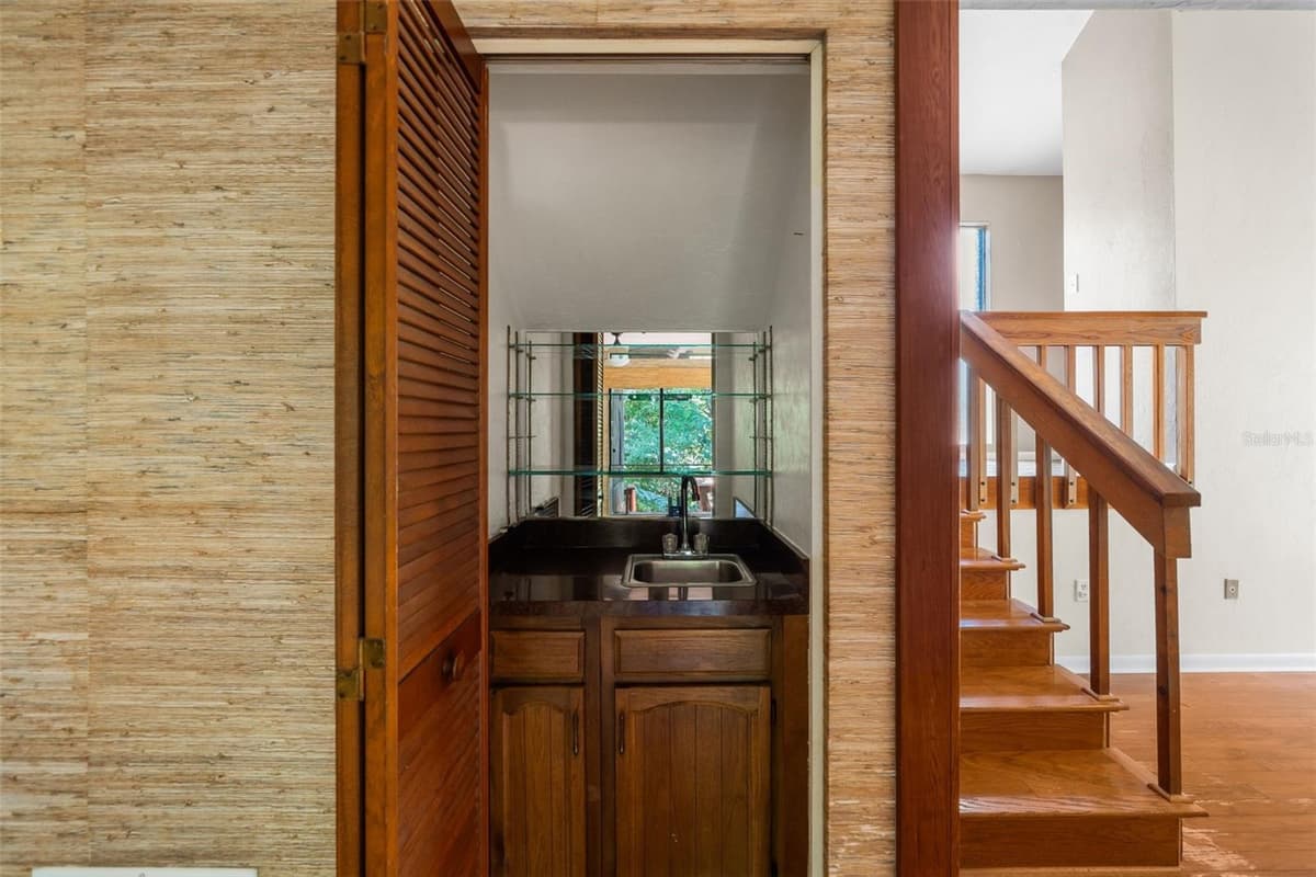 1653 19TH CIRCLE — photo 10 of 26