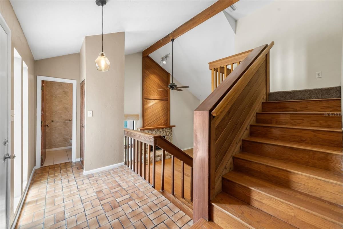 1653 19TH CIRCLE — photo 11 of 26
