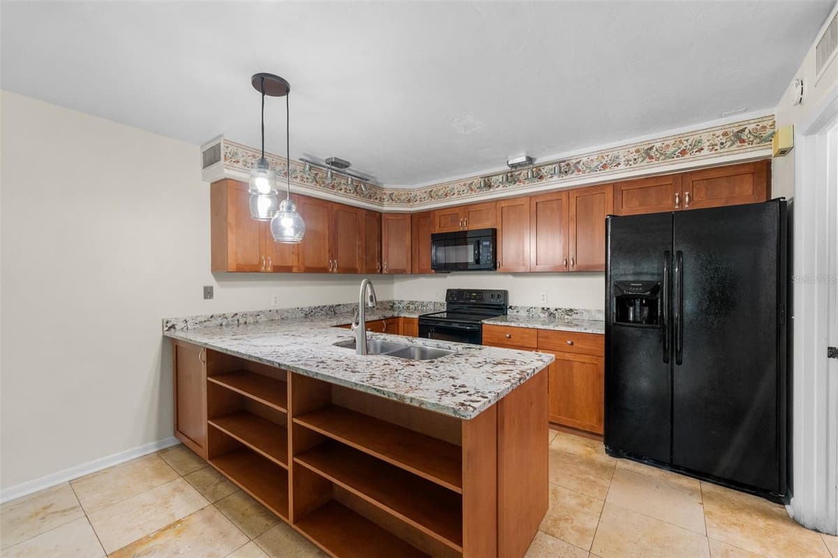1653 19TH CIRCLE — photo 5 of 26