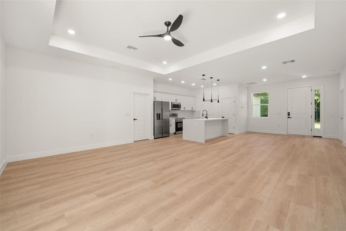 8381 MANTUA AVENUE — photo 27 of 60