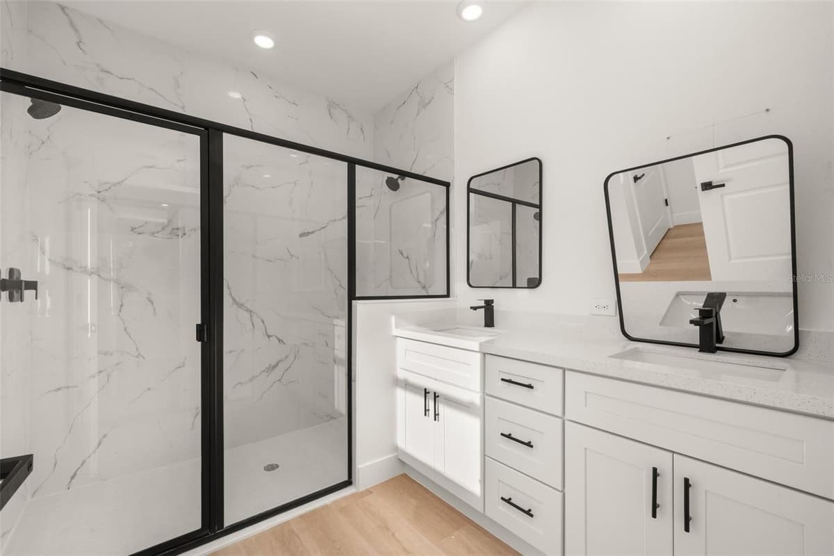 8381 MANTUA AVENUE — photo 36 of 60