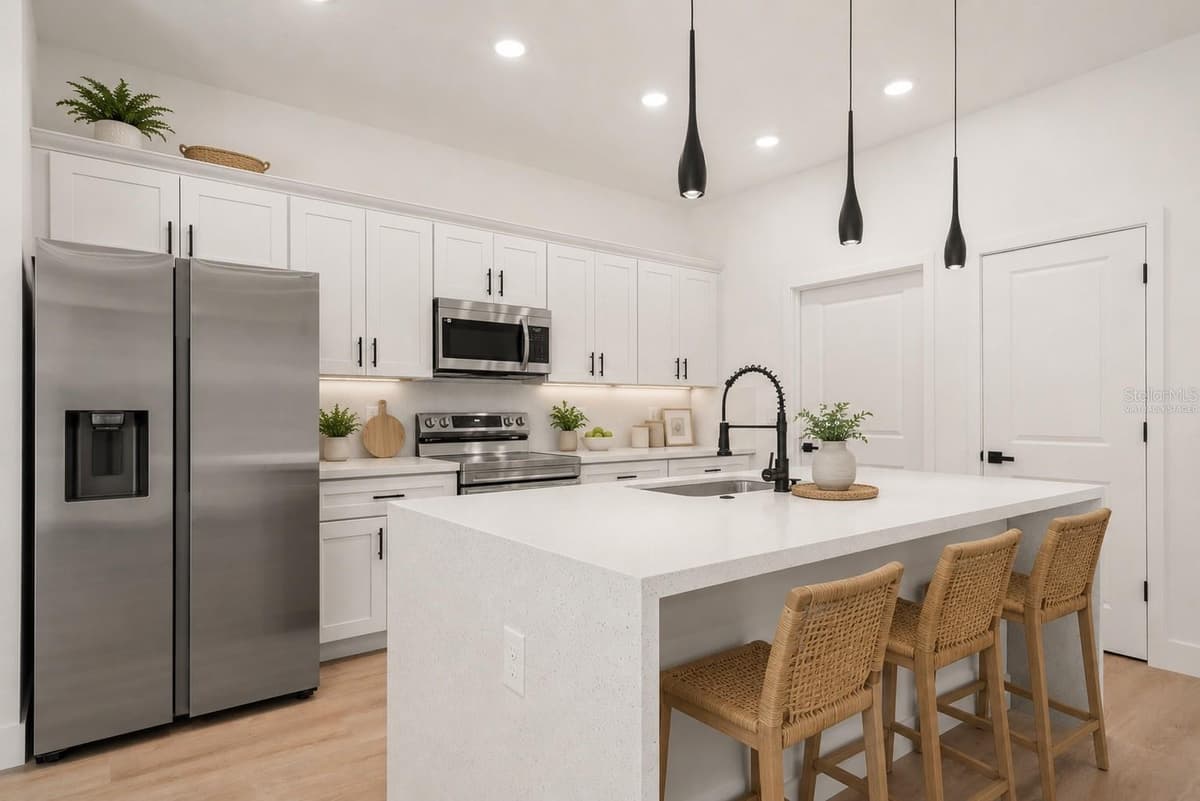 8381 MANTUA AVENUE — photo 8 of 60