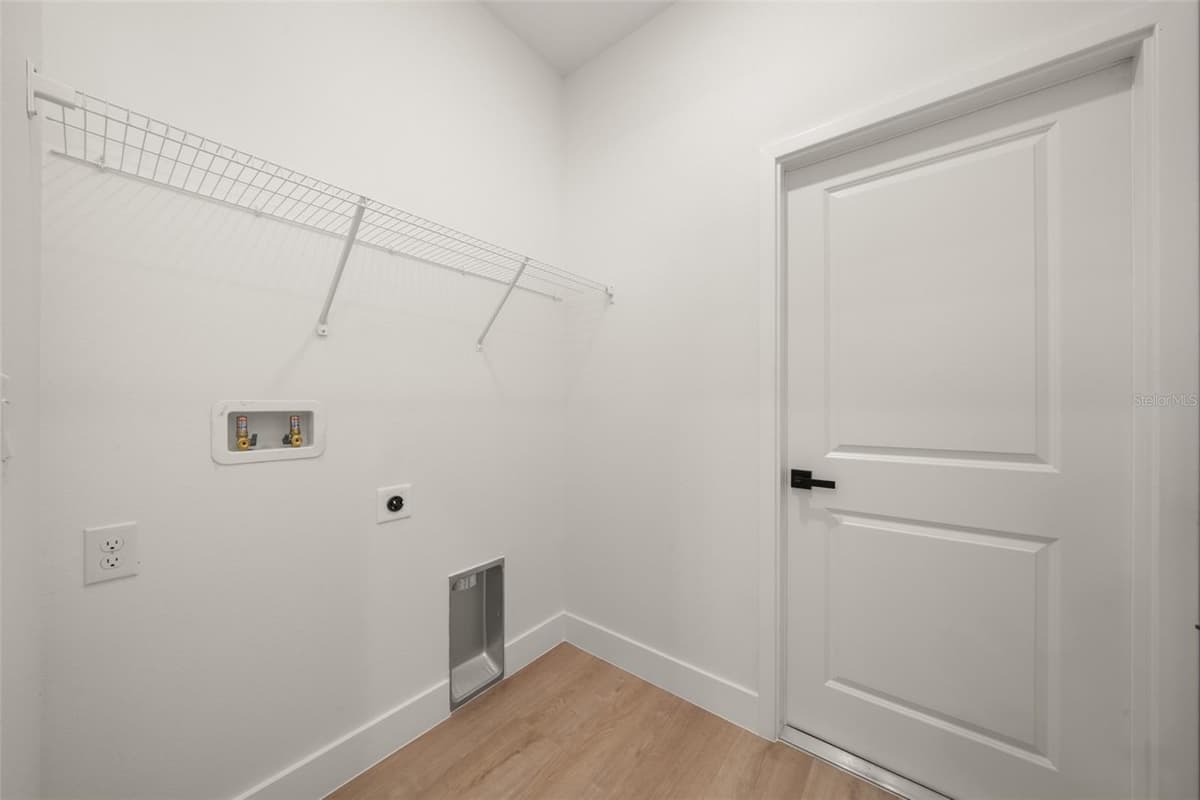 8381 MANTUA AVENUE — photo 23 of 60