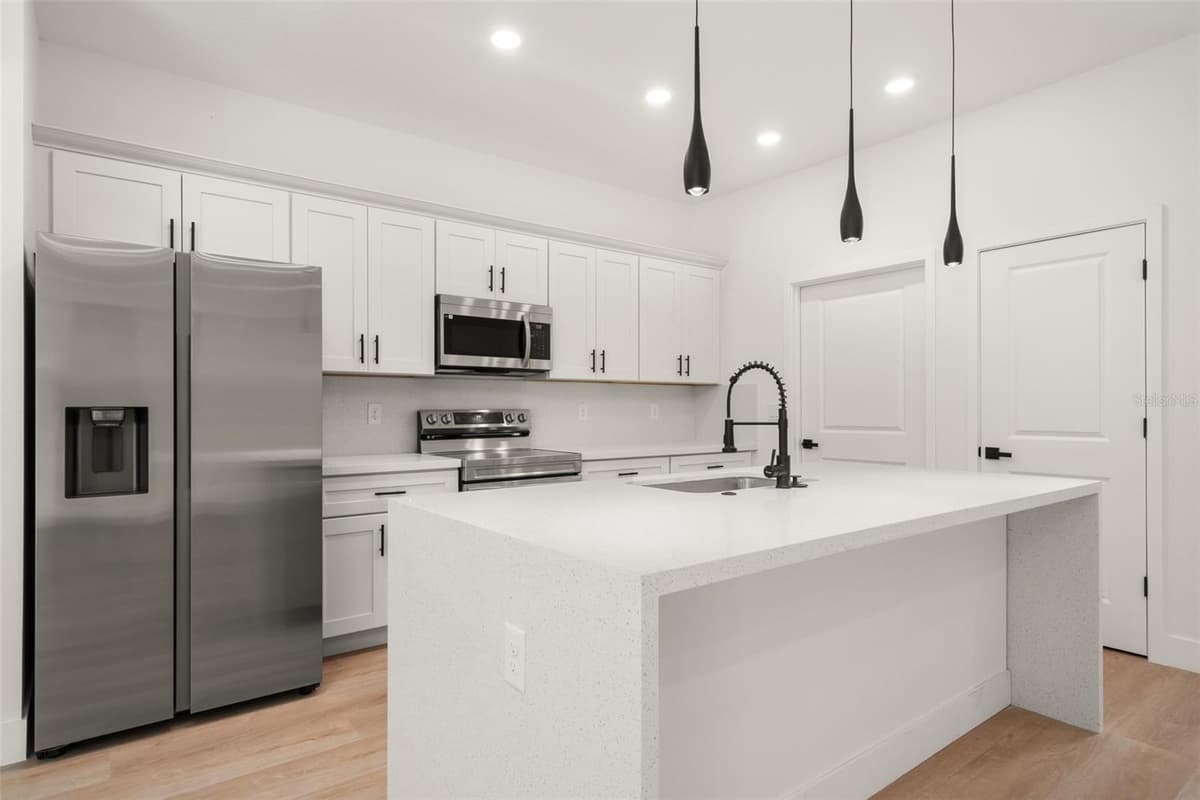 8381 MANTUA AVENUE — photo 17 of 60