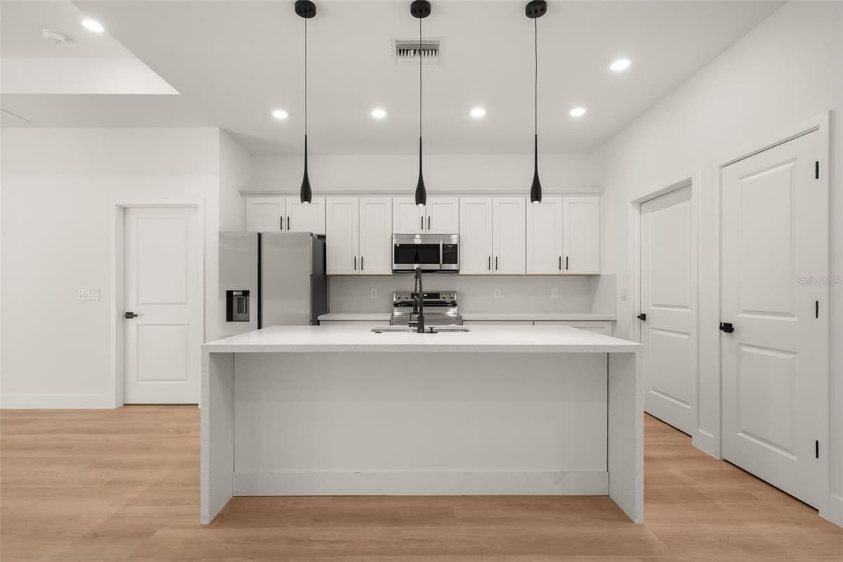 8381 MANTUA AVENUE — photo 16 of 60