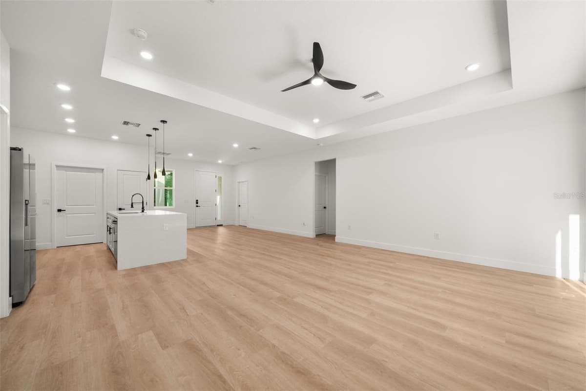 8381 MANTUA AVENUE — photo 28 of 60