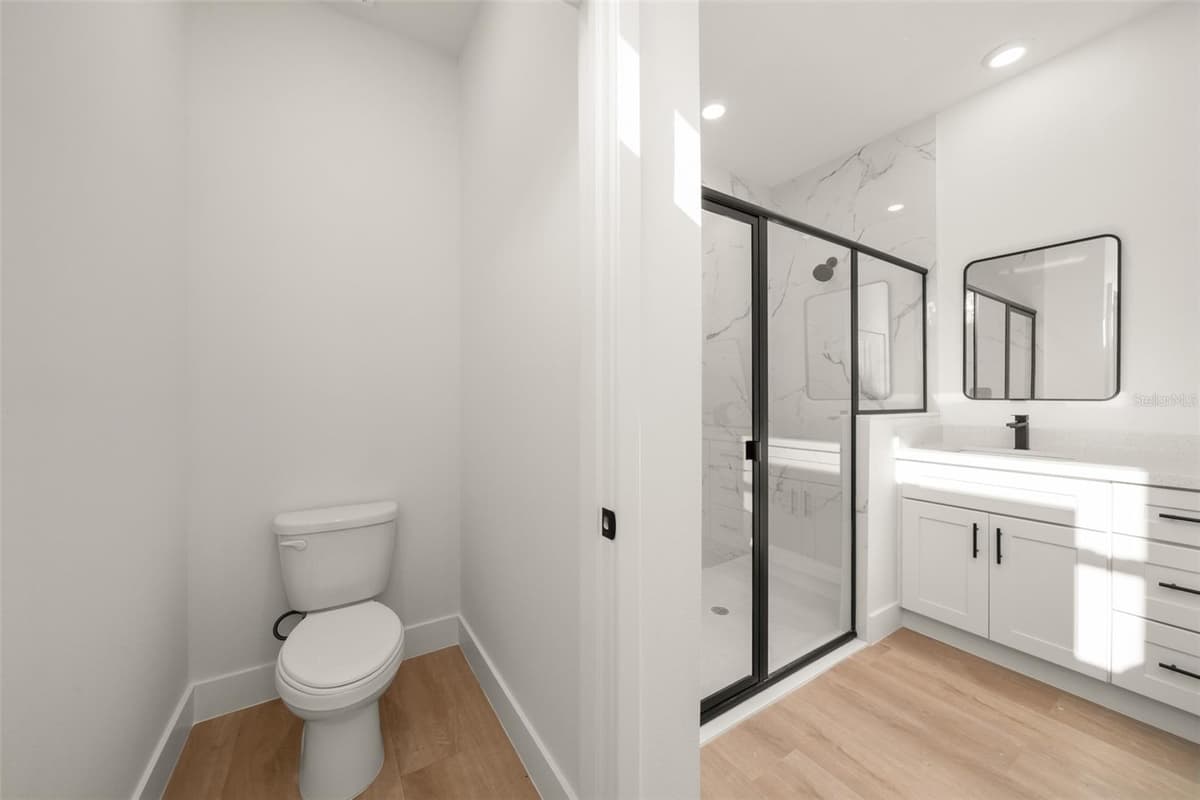 8381 MANTUA AVENUE — photo 39 of 60